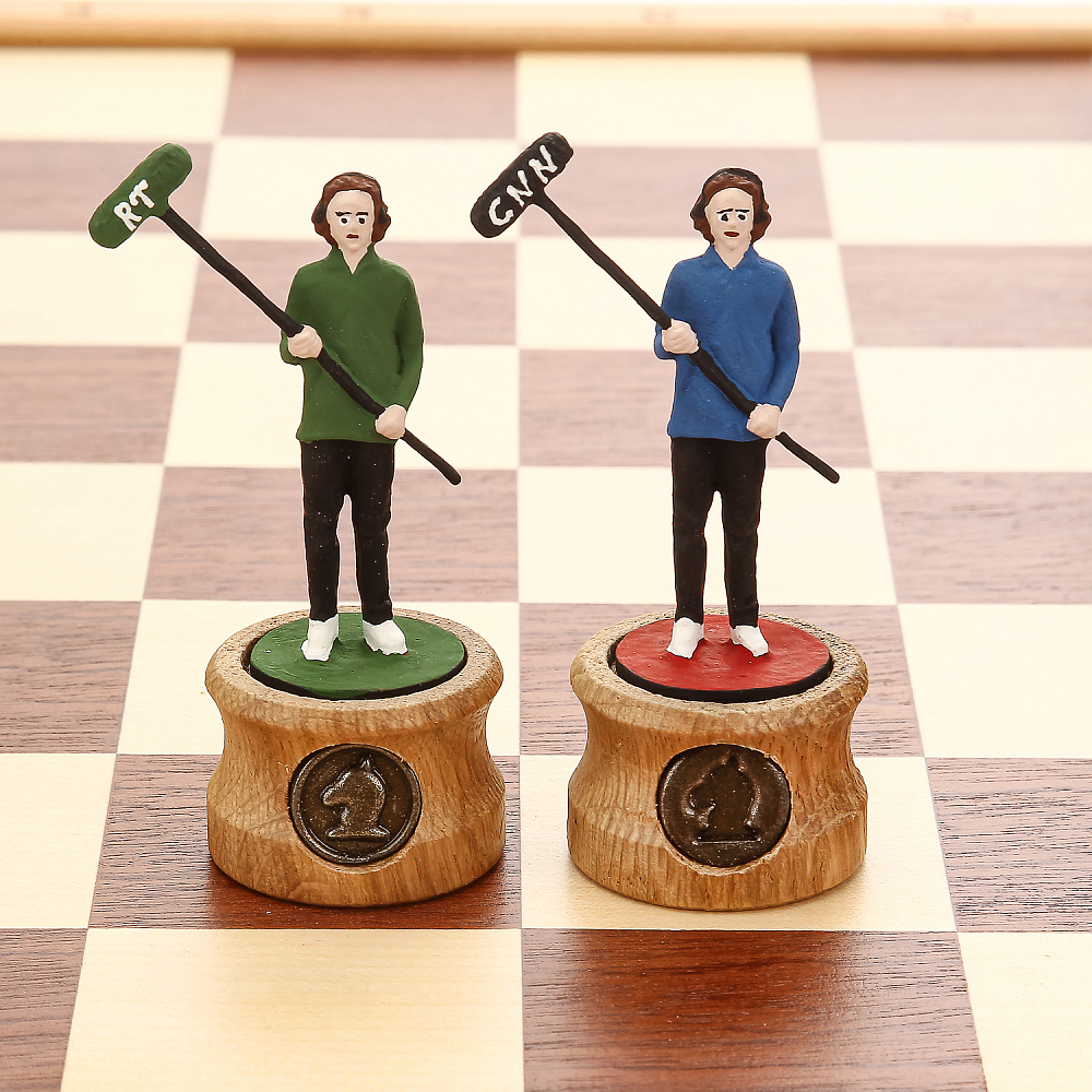 Шахматы деревянные «Репортеры» 43х43 см - интернет магазин Русь Велика я фото 9