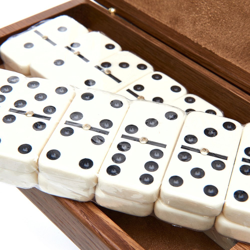 0053585 Домино D6 в резной дубовой шкатулке «ОХОТНИКИ НА ПРИВАЛЕ»  RTD-306.M - интернет магазин Русь Велика я фото 3