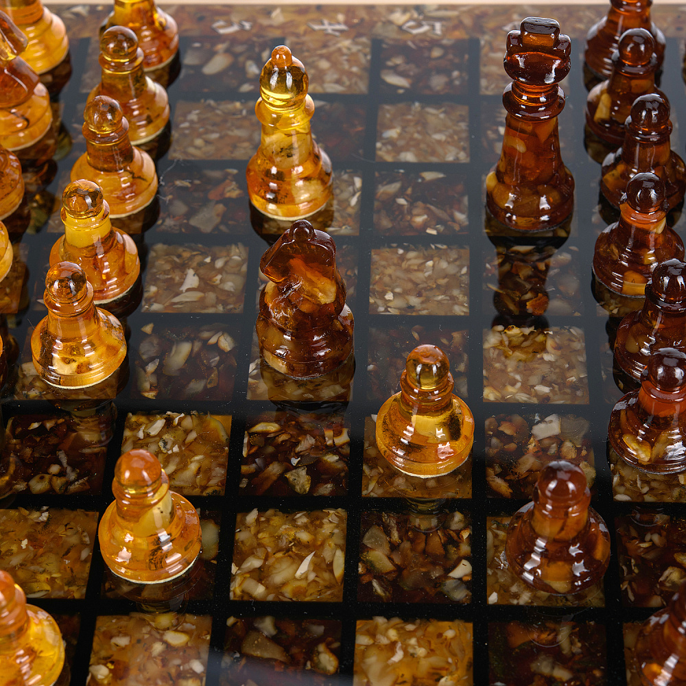 Шахматный ларец с инкрустацией и фигурами из янтаря 28х28 см - интернет магазин Русь Велика я фото 4