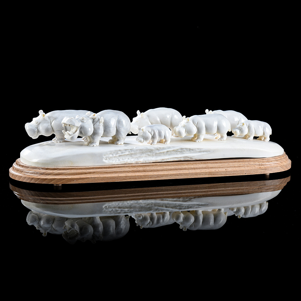 Скульптура из рога лося «Семья бегемотов» - интернет магазин Русь Велика я 