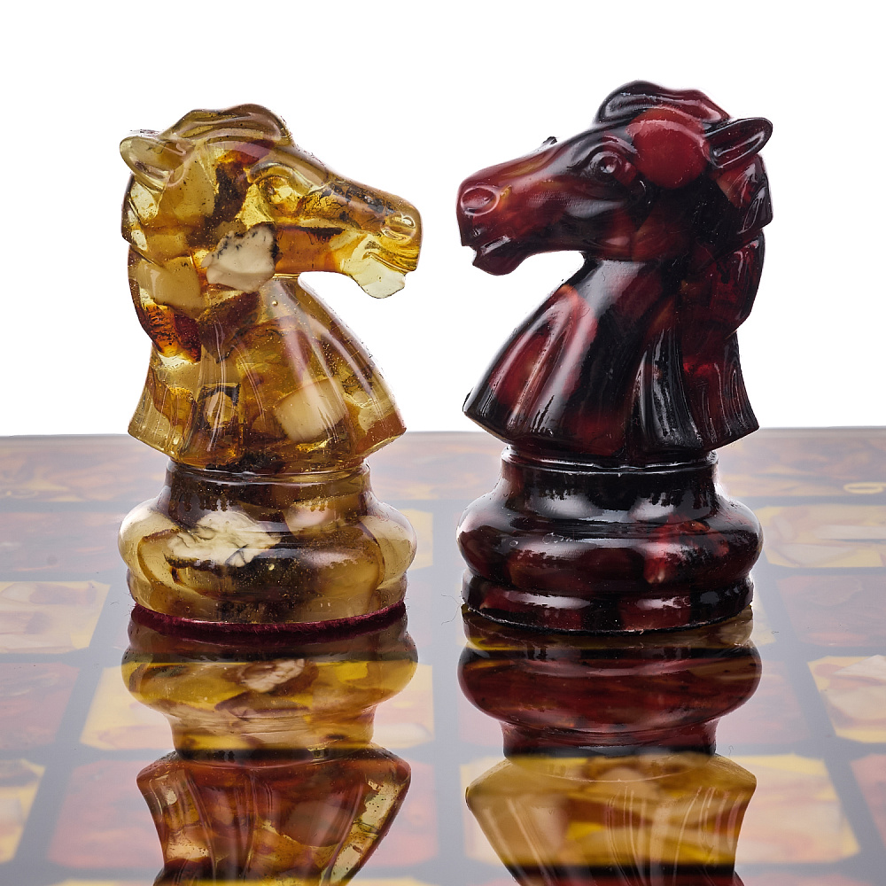 Шахматы с инкрустацией и фигурами из янтаря «Камелот» 45х45 см - интернет магазин Русь Велика я фото 3