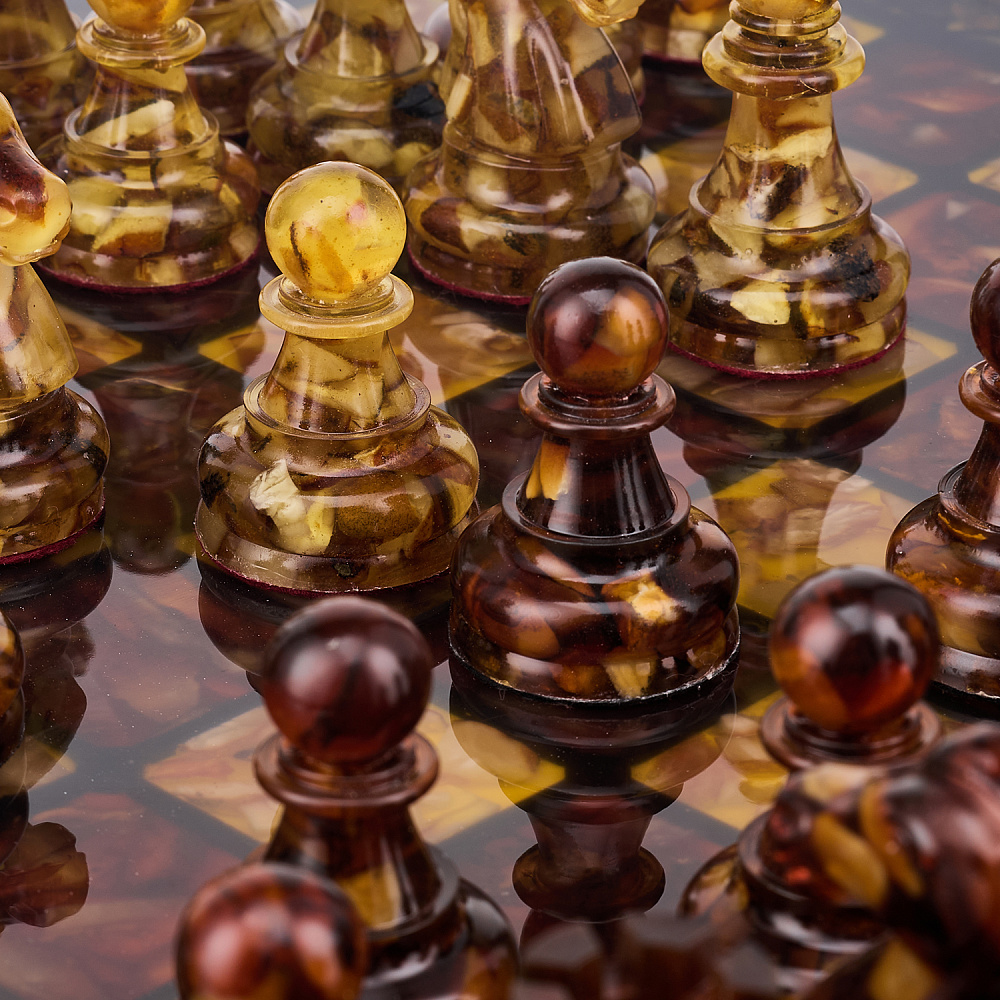 Шахматы с инкрустацией и фигурами из янтаря «Камелот» 45х45 см - интернет магазин Русь Велика я фото 9