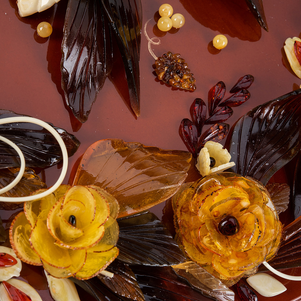 Панно настенное из янтаря «Венок из роз» 45х45 см - интернет магазин Русь Велика я фото 3